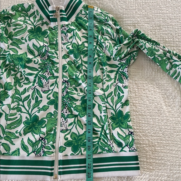 Lilly Pulitzer “lil escape plan” pattern Jacket - Picture 5 of 12